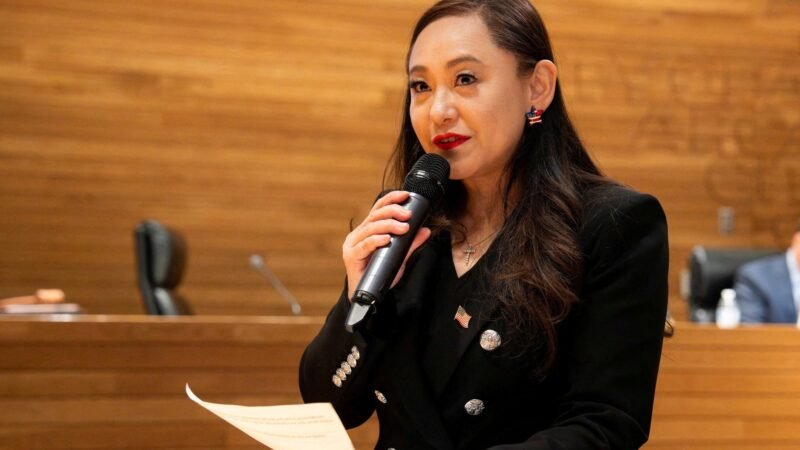 Prefeita de cidade na Califórnia renuncia após admitir ser agente da China