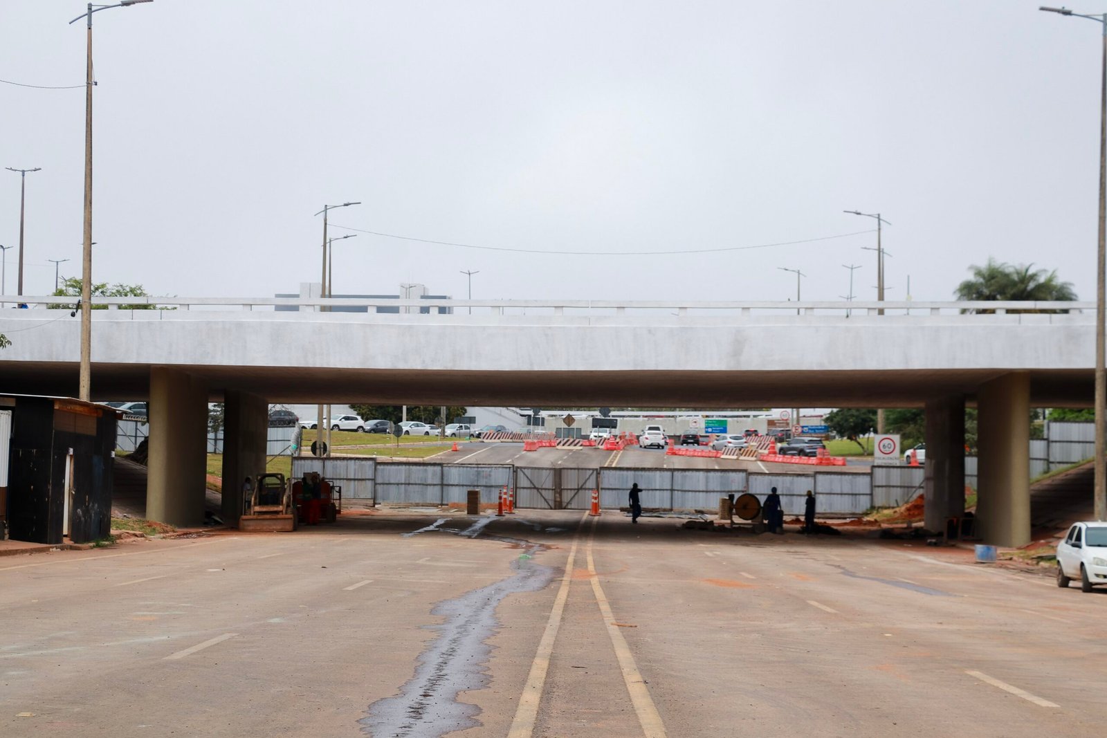 Parte de viaduto no Eixão Norte será liberada para circulação de veículos neste domingo (31)