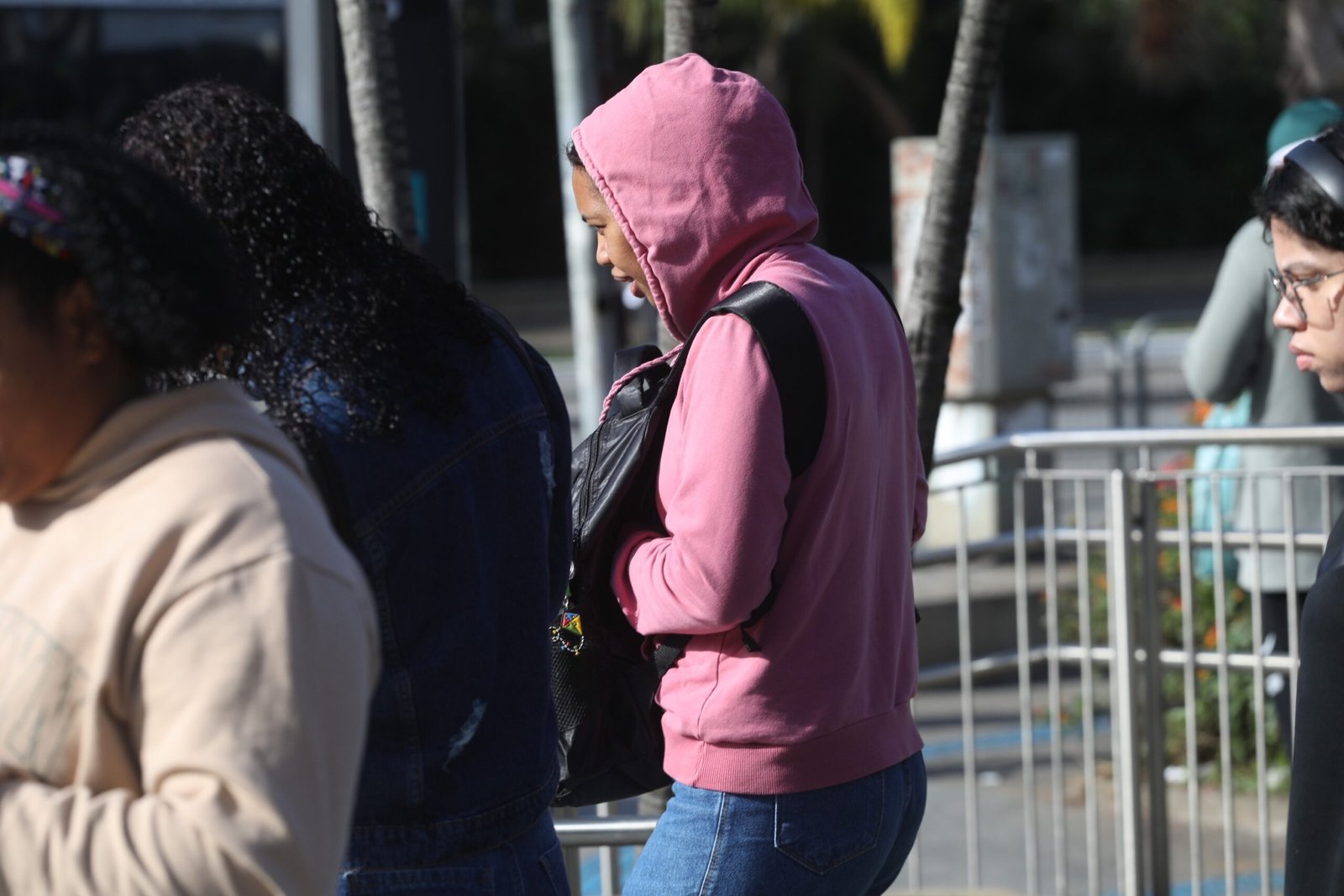 Frente fria avança e traz chuva e baixas temperaturas para Centro-Sul; veja previsão para o fim de semana