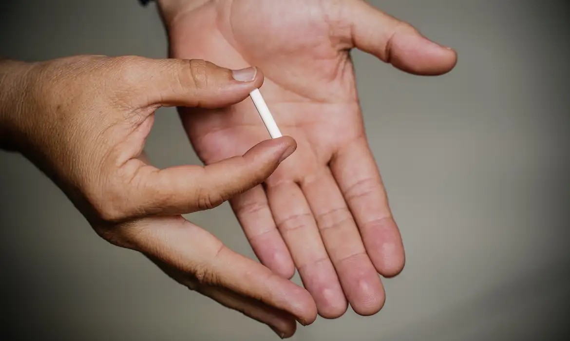 A febre dos implantes anabolizantes no Brasil – O Assunto #1714