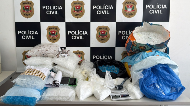 Dupla é presa suspeita de tráfico de drogas em Cabreúva