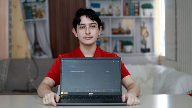 Estudante da rede pública cria IA para ajudar alunos com TDAH a superar dificuldades em sala de aula no RS