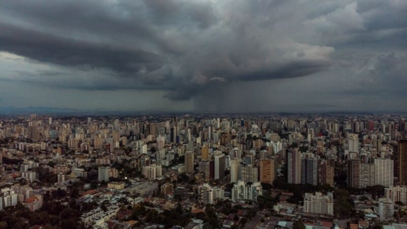 Frente fria avança pelo Sul nesta quarta e traz risco de temporais; calor segue forte no Centro-Oeste e Sudeste