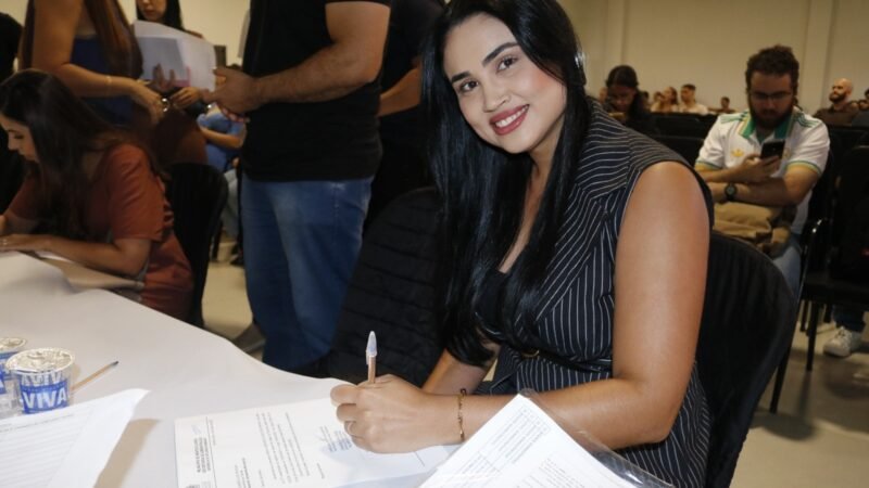 Prefeitura de Montes Claros dá posse para aprovados no concurso público