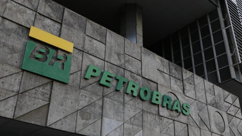 É #FAKE que Petrobras tem concurso aberto ou confirmado em 2026