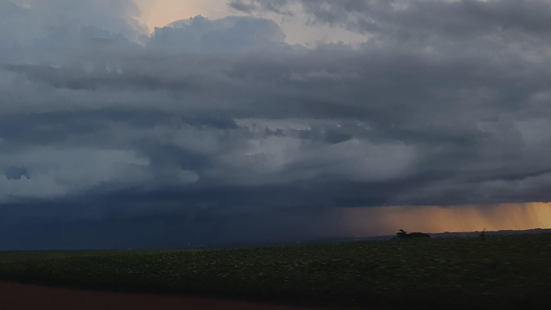 Fim de semana no Paraná tem alerta de tempestades com ventos de até 100 km/h e granizo; veja detalhes