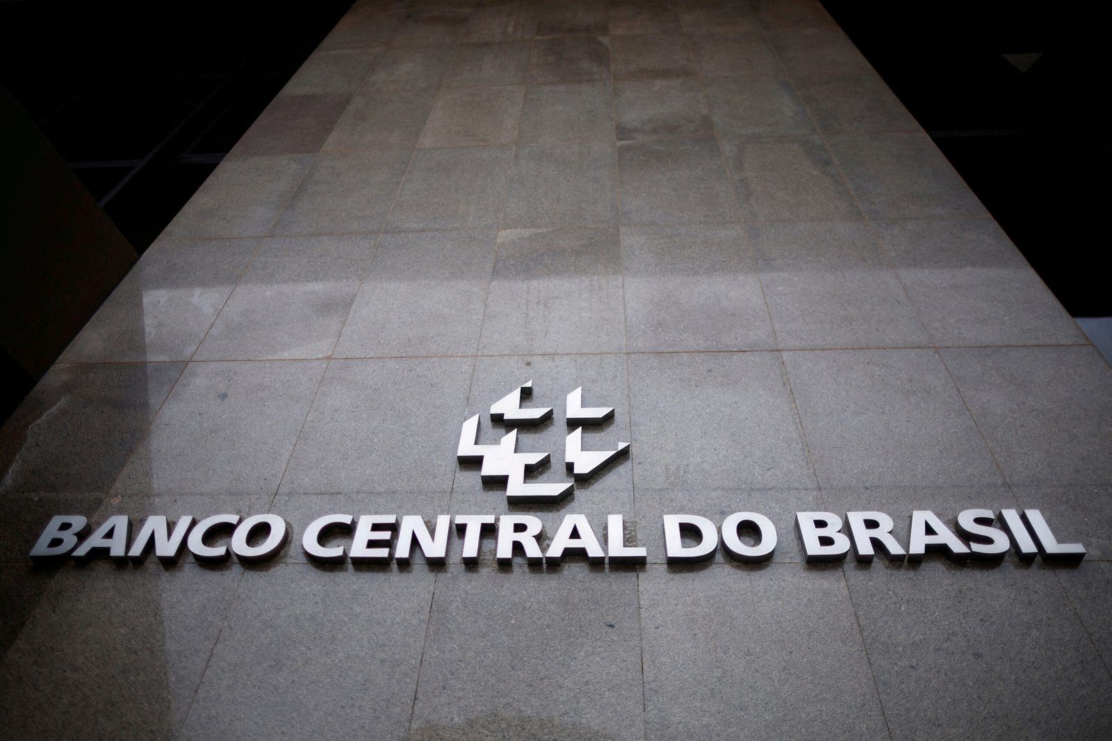 Acordo de paz entre EUA e Irã reforça expectativa de novo corte de juros pelo Banco Central nesta quarta
