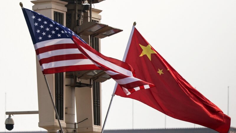 China proíbe exportações para 10 empresas dos EUA e amplia retaliação comercial; veja lista