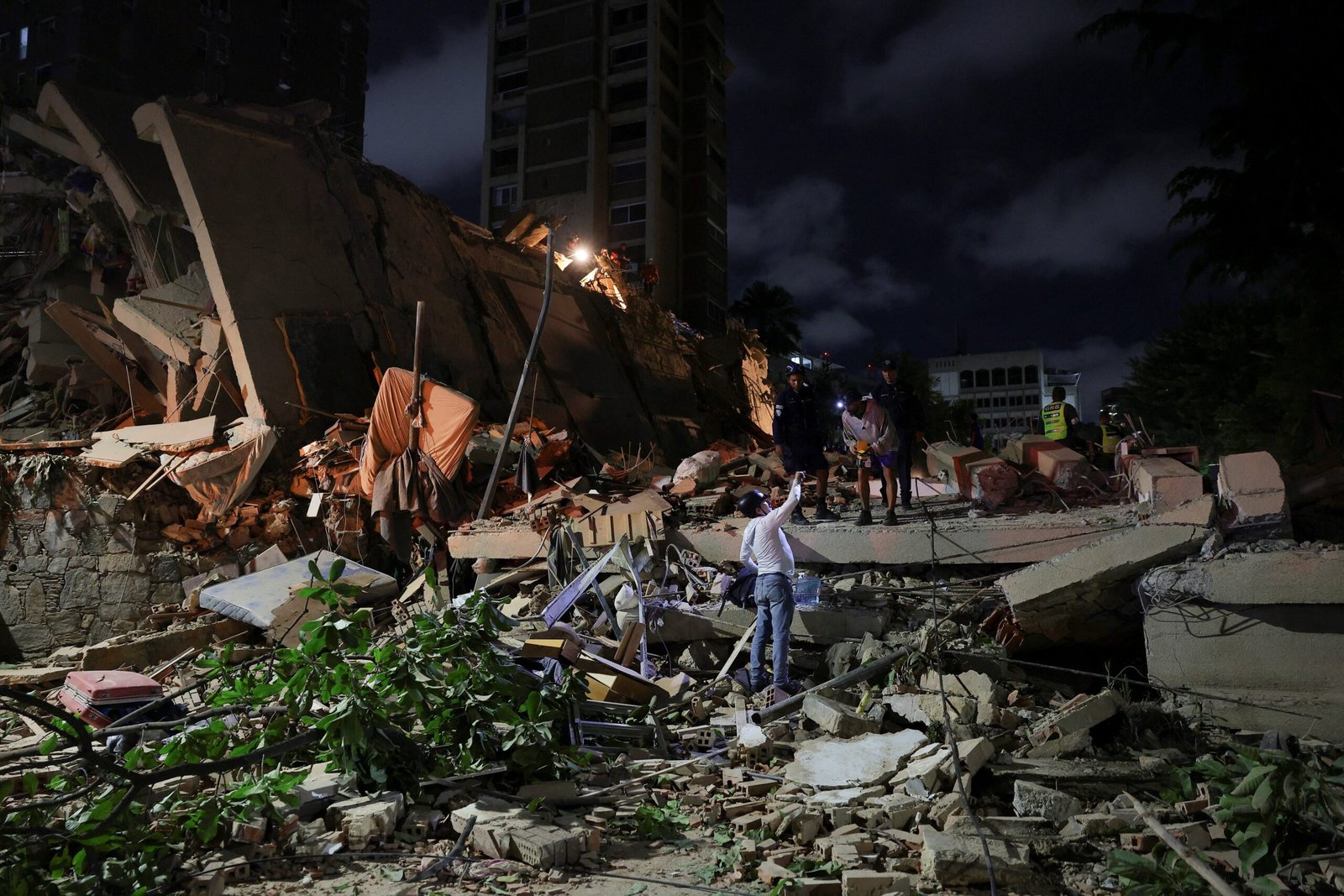 Terremoto causa destruição na Venezuela, derruba prédios e deixa mortos