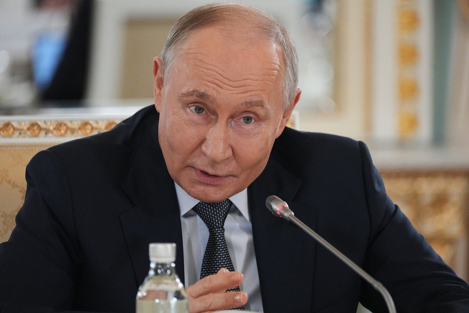 ‘Não vejo motivos para me encontrar com Zelensky’, diz Putin