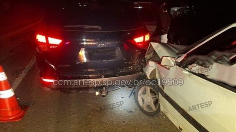 Acidente entre dois carros deixa um morto em Piedade