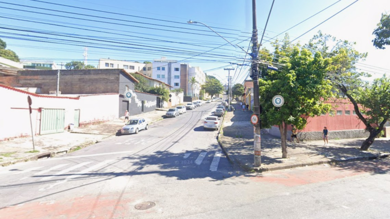 Homem atira contra adolescente após discussão em BH e acaba baleado por policial durante fuga