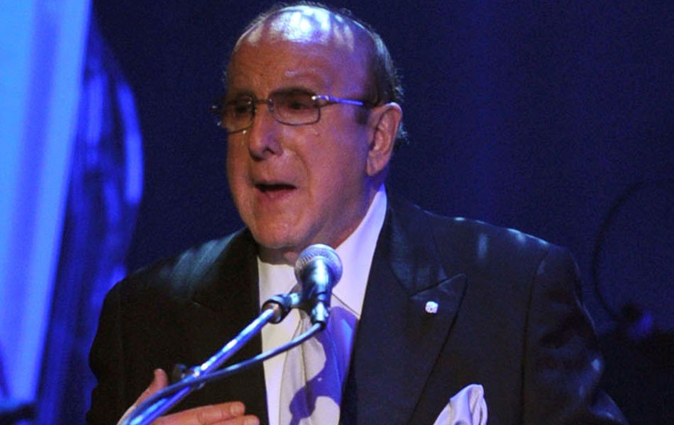 Clive Davis, produtor que lançou Whitney Houston e Bruce Springsteen, morre aos 94 anos