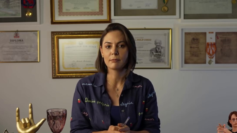 Michelle e a fratura exposta na família Bolsonaro – O Assunto #1748