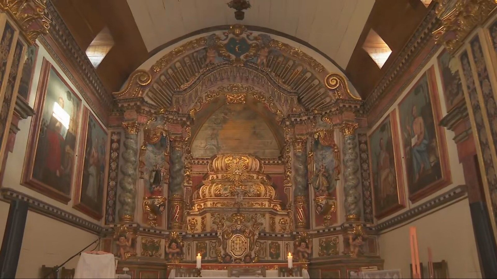 Igreja Matriz de São Bartolomeu, em Ouro Preto, é reaberta após anos de obras de restauração