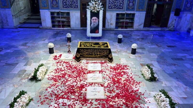 Após funeral de Khamenei, líder supremo do Irã diz que vingança é uma exigência que deve acontecer