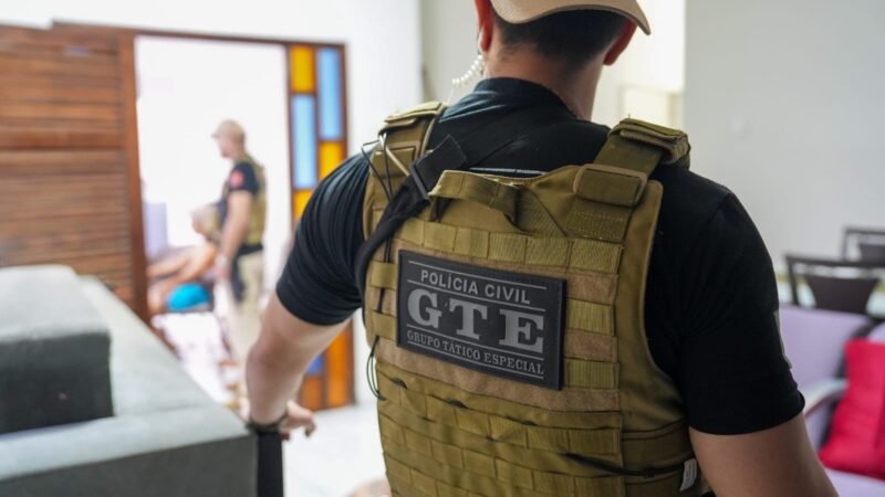‘Tesoureira’ de esquema de desvios de drogas na Polícia Civil é posta em prisão domiciliar, na Paraíba