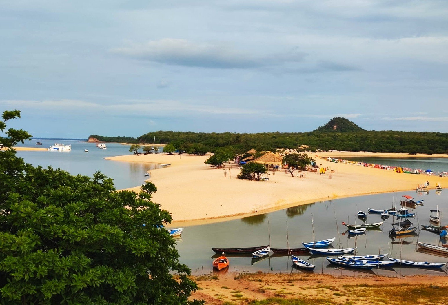 Alter do Chão e outras praias de Santarém registram aumento no fluxo de turistas no mês de julho