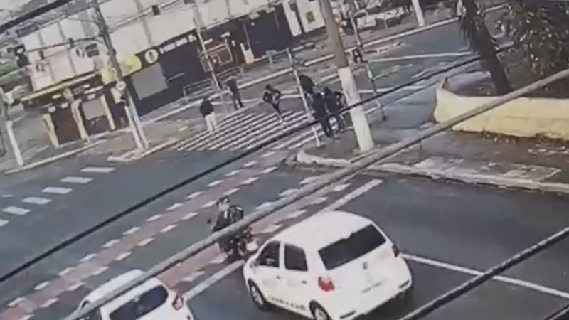 Homem de 56 anos morre após ser atropelado enquanto atravessava faixa de pedestres na Zona Leste