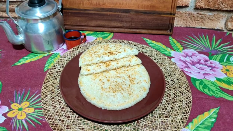 Aprenda a fazer beiju de macaxeira com coco