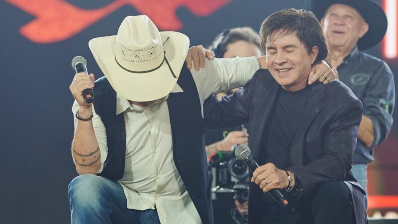 Chitãozinho & Xororó são anunciados embaixadores de Barretos 2027, e trecho de ‘Evidências’ vira tema da festa pela 1ª vez