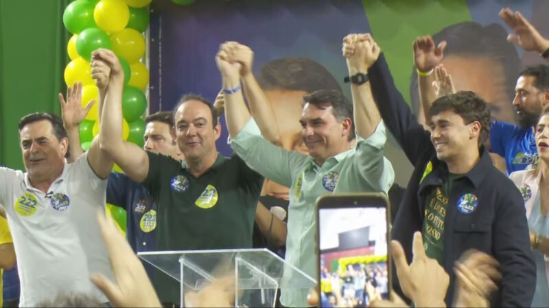 Flávio Bolsonaro diz que tem apoio de Roscoe e Cleitinho em MG e defende equilíbrio fiscal para melhorar poder de compra das famílias