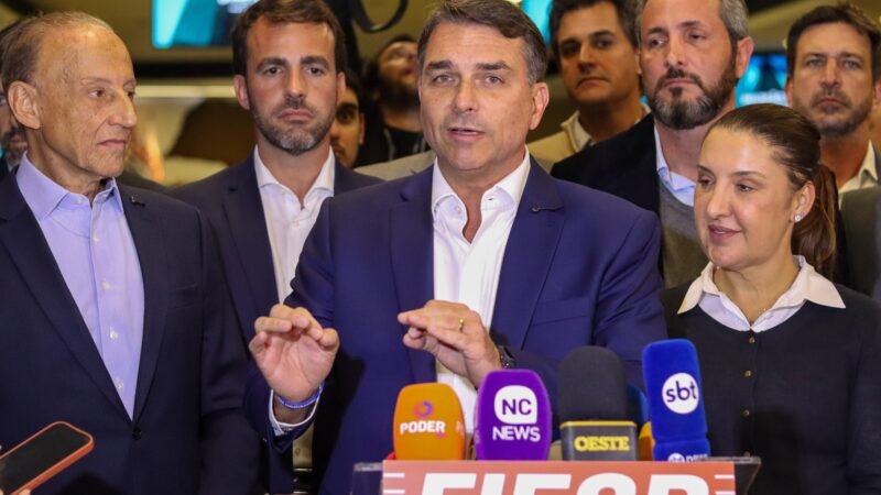 Flávio Bolsonaro nega ter negociado fim da reeleição com Tarcísio: ‘Não preciso de pacto para a gente caminhar junto’