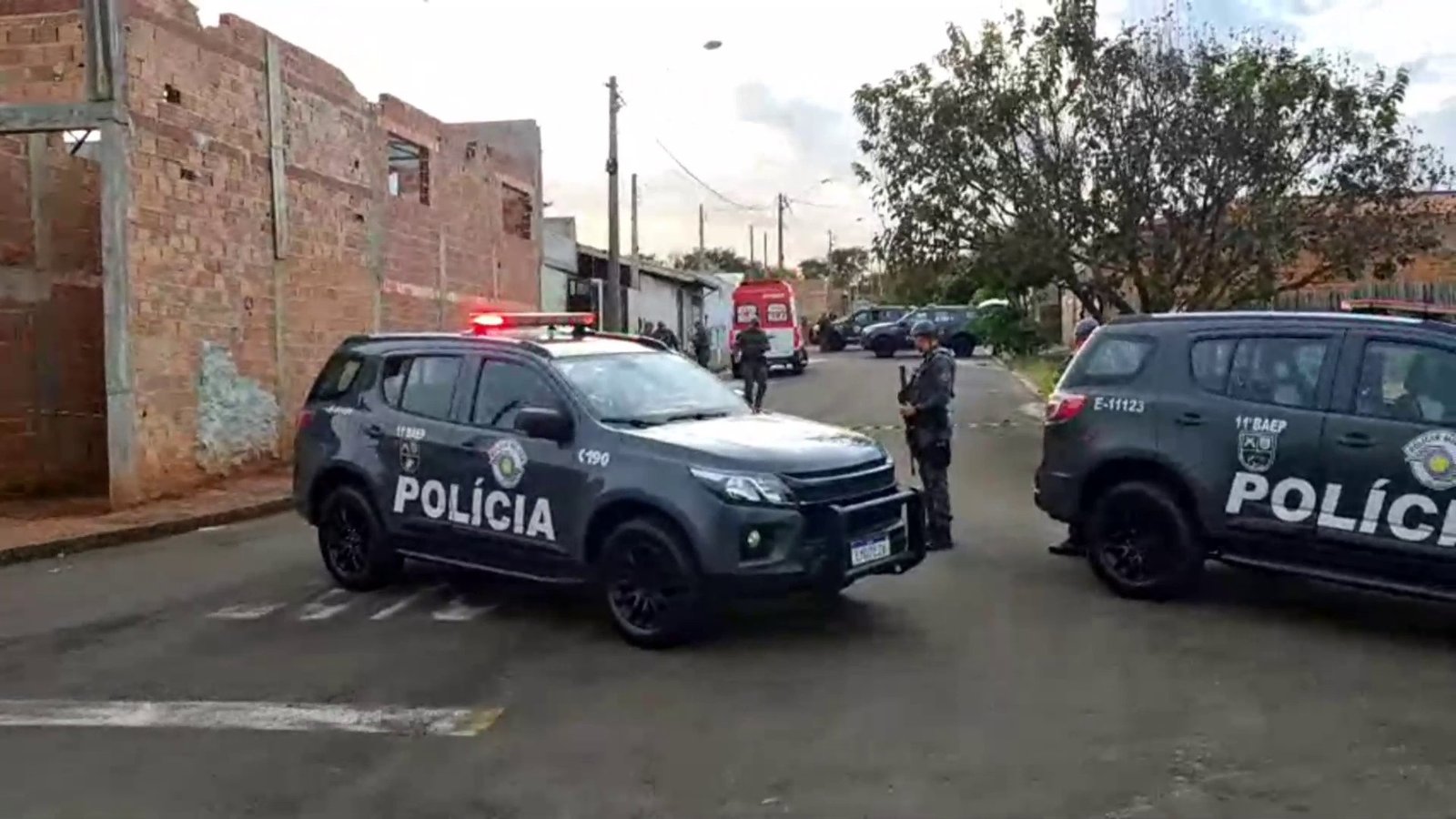 Homem com mandado de prisão por tráfico morre após confronto com o Baep em Dobrada, SP