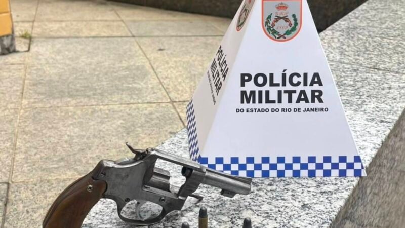 Dois homens são presos com arma em Três Rios