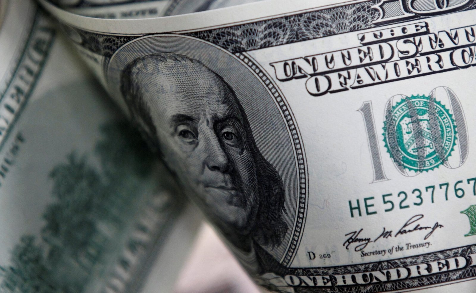 Dólar abre à espera de dados de emprego dos EUA e da balança comercial brasileira