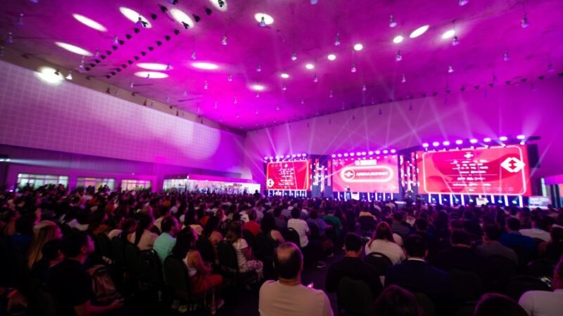 Siará Tech Summit reúne diferentes olhares sobre as transformações do presente