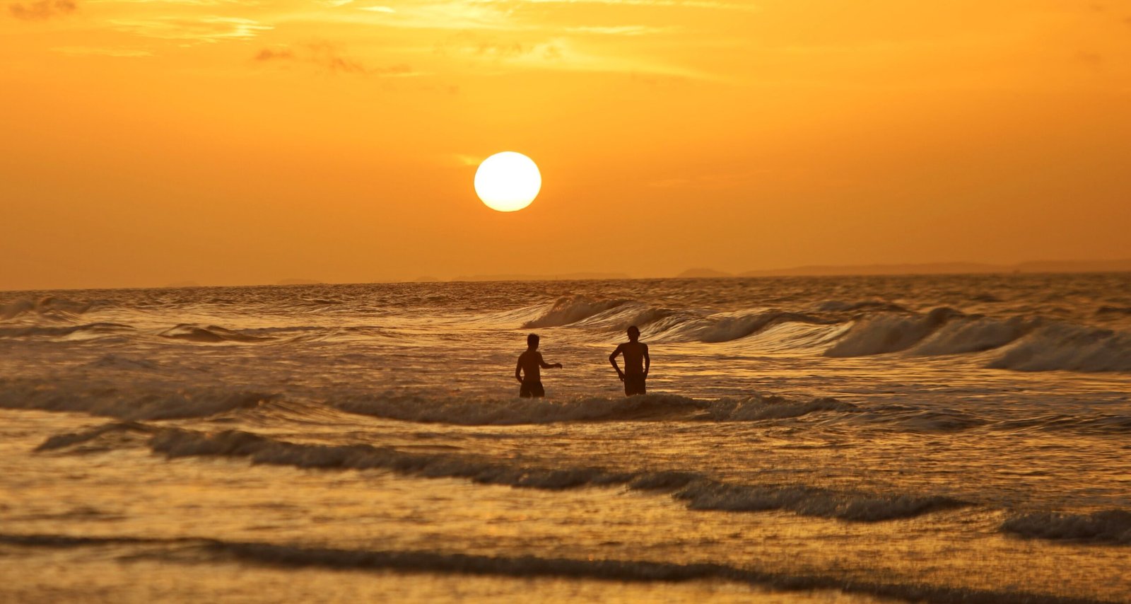 Vai à praia no feriado? São Luís tem dois trechos impróprios para banho; veja quais