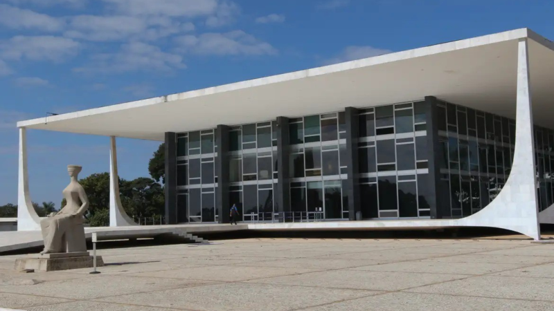 Gilmar cobra de Fachin e Salomão reação a irregularidades em precatórios e cita Master