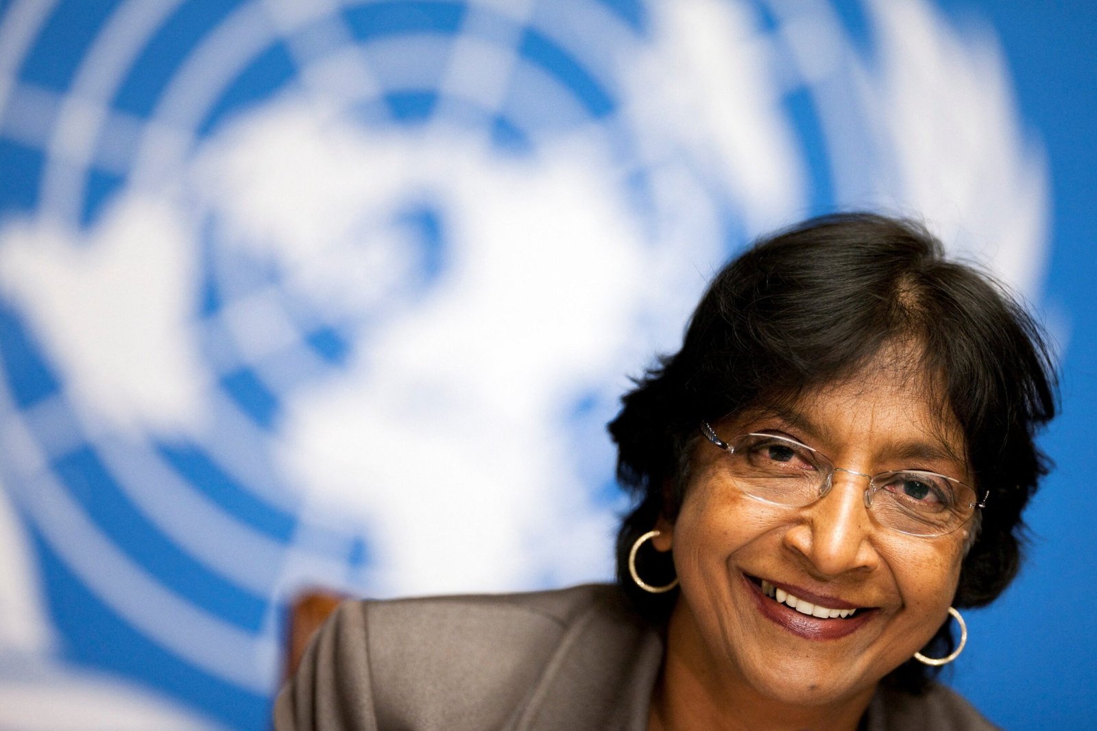 Israel critica Nobel da Paz a Navi Pillay, que investigou guerra em Gaza e acusa prêmio de ‘instrumentalização anti-Israel grotesca’