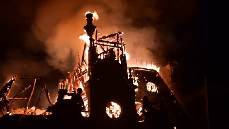 Protestos na França terminam com mais de 1 mil presos; atos contra o custo de vida se espalham pela Europa