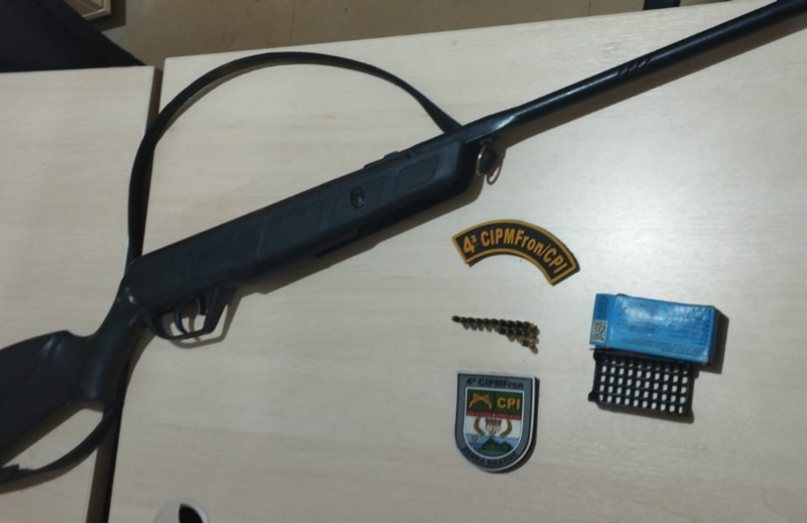 Homem é preso após brigar com comerciante em bar e disparar arma no quintal de casa em Alto Alegre
