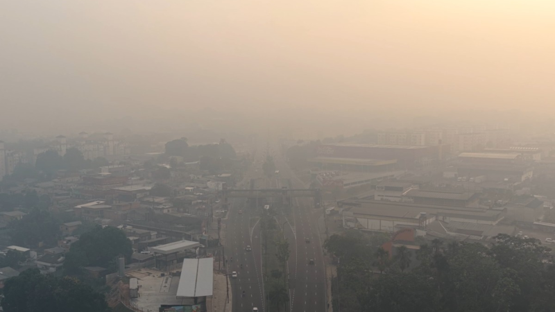 Governo federal anuncia envio de cinco novas aeronaves para combate a incêndios no Amazonas