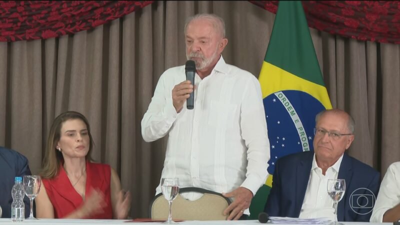 Presidente Lula, que concorre à reeleição pelo PT, discute estratégias da campanha no segundo turno em Brasília