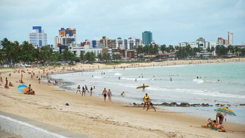 Litoral da Paraíba tem apenas um trecho de praia impróprio para banho; veja qual